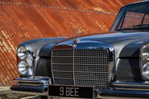 Image 15/37 of Mercedes-Benz 280 SE 3,5 (1970)