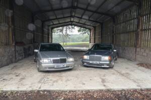 Image 42/43 of Mercedes-Benz 300 CE 3.2 AMG (1990)