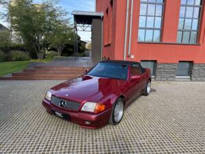 Image 4/34 de Mercedes-Benz 500 SL (1993)