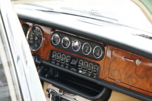 Image 25/30 de Jaguar XJ 6 4.2 (1970)