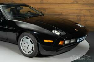 Bild 33/35 von Porsche 928 S (1986)