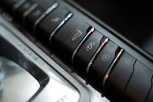 Image 19/31 of Porsche Panamera Turbo (2010)