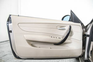 Image 37/50 of BMW 118i (2008)