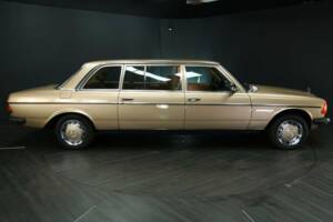 Bild 8/49 von Mercedes-Benz 250 lang (1985)