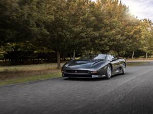 Image 54/60 of Jaguar XJ 220 (1992)