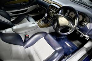 Image 22/50 of Aston Martin DB 7 GT (2004)
