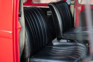 Image 33/52 of Renault Estafette (1977)