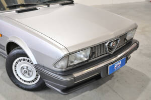 Image 2/40 of Alfa Romeo Alfa 6 - 2.0 (1986)