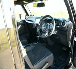 Image 18/50 de Jeep Wrangler Sahara 4.0L (2014)
