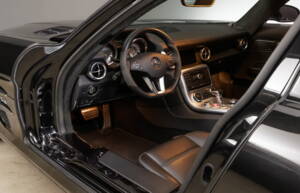 Image 22/34 of Mercedes-Benz SLS AMG (2013)
