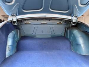 Image 33/38 of Jaguar Mk II 2.4 (1968)