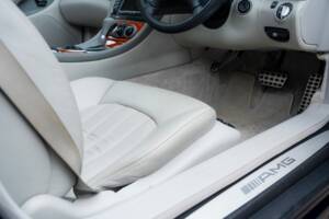 Image 47/56 de Mercedes-Benz SL 65 AMG (2004)