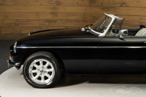 Image 6/8 de MG MGB V8 (1980)