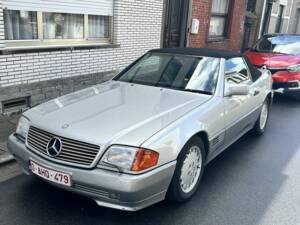 Image 4/8 de Mercedes-Benz 500 SL (1990)