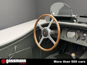 Image 13/15 of Jaguar XK 120 OTS (1952)