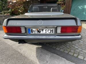Image 5/52 de Mercedes-Benz 500 SL (1985)