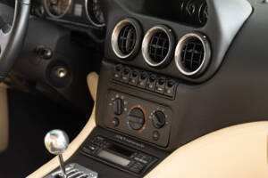 Bild 38/47 von Ferrari 550 Maranello (1997)