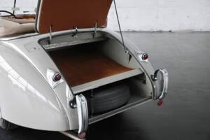 Bild 44/50 von Jaguar XK 120 DHC (1953)