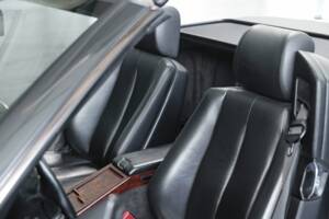 Image 24/50 of Mercedes-Benz 600 SL (1993)