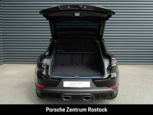Obraz 31/33 pojazdu Porsche Cayenne Coupé Turbo S E-Hybrid (2026)