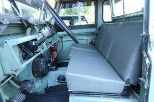 Image 38/50 of Land Rover 88 (1965)