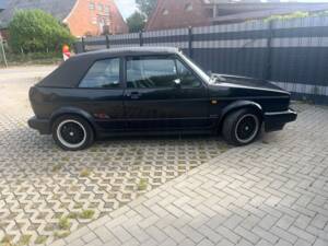 Image 17/78 de Volkswagen Golf Mk I Convertible 1.8 (1989)