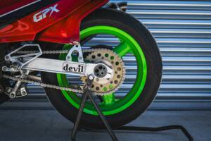 Image 49/50 of Kawasaki GPX 750R (1987)