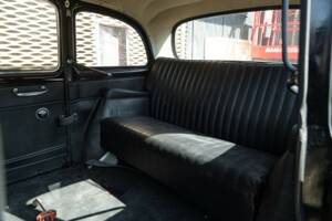 Image 32/36 of Austin FX 4 D London Taxi (1961)