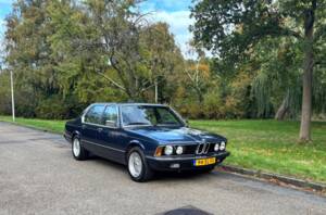 Image 23/24 of BMW 732i (1981)