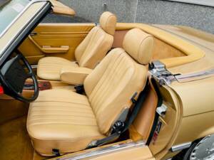 Image 17/36 de Mercedes-Benz 560 SL (1988)