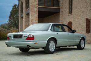 Image 14/50 de Jaguar XJ 8 Sovereign (1997)