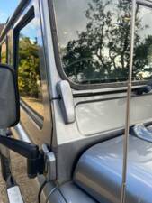 Image 15/50 of Land Rover Defender 90 (2011)