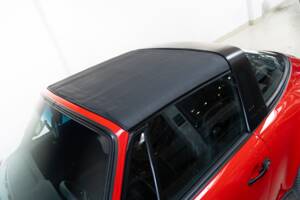Image 22/31 of Porsche 911 Carrera 3.2 (1988)