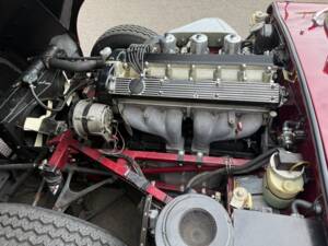 Immagine 20/29 di Jaguar E-Type (1970)