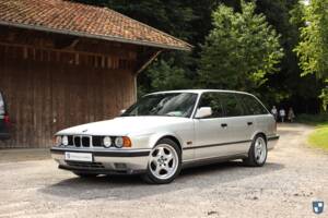 Immagine 1/74 di BMW M5 Touring (1992)