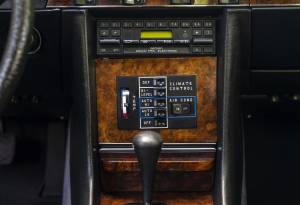 Image 23/36 of Mercedes-Benz 380 SLC (1981)