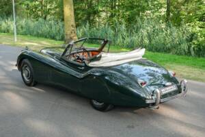 Image 3/50 of Jaguar XK 120 DHC (1953)