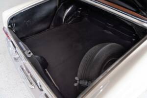 Bild 39/44 von Mercedes-Benz 220 SE b (1964)