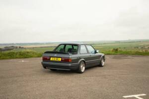 Image 23/50 of BMW 325i (1990)