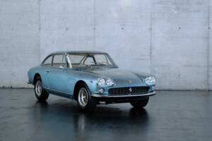 Image 9/50 of Ferrari 330 GT 2+2 (1964)