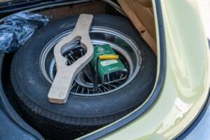 Image 77/78 de Jaguar E-Type (1969)