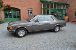Bild 1/15 von Mercedes-Benz 230 CE (1983)