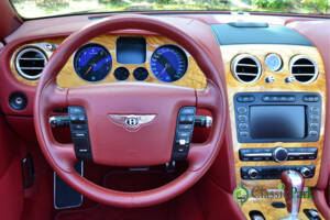 Bild 41/50 von Bentley Continental GTC (2007)
