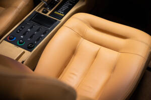 Image 28/48 de Ferrari Mondial Quattrovalvole (1985)