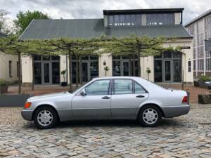 Imagen 8/18 de Mercedes-Benz 500 SE (1992)