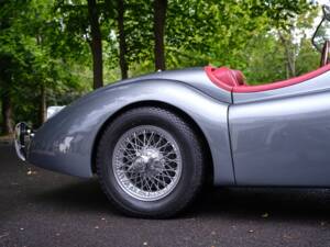 Image 7/33 of Jaguar XK 120 OTS (1951)