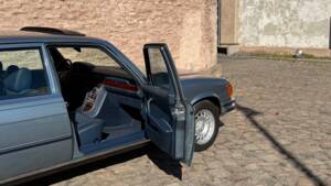 Image 65/147 de Mercedes-Benz 450 SEL 6,9 (1976)