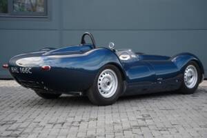 Image 5/50 of Lister Knobbly (1958)