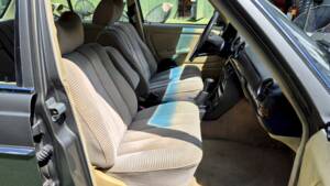 Image 47/71 of Mercedes-Benz 240 D (1980)