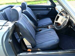 Immagine 37/50 di Mercedes-Benz 380 SL (1980)